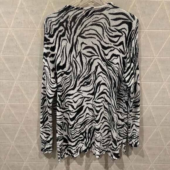 Show Me Your MuMu Hug Me Sweater Coconut Zebra Knit Sz XS (OVERSIZED) - Picture 5 of 8